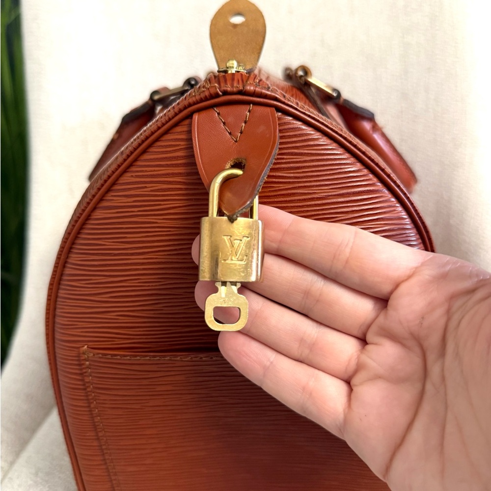 Authentic Louis Vuitton Speedy 30 bag brown Epi leather - Picture 8 of 16